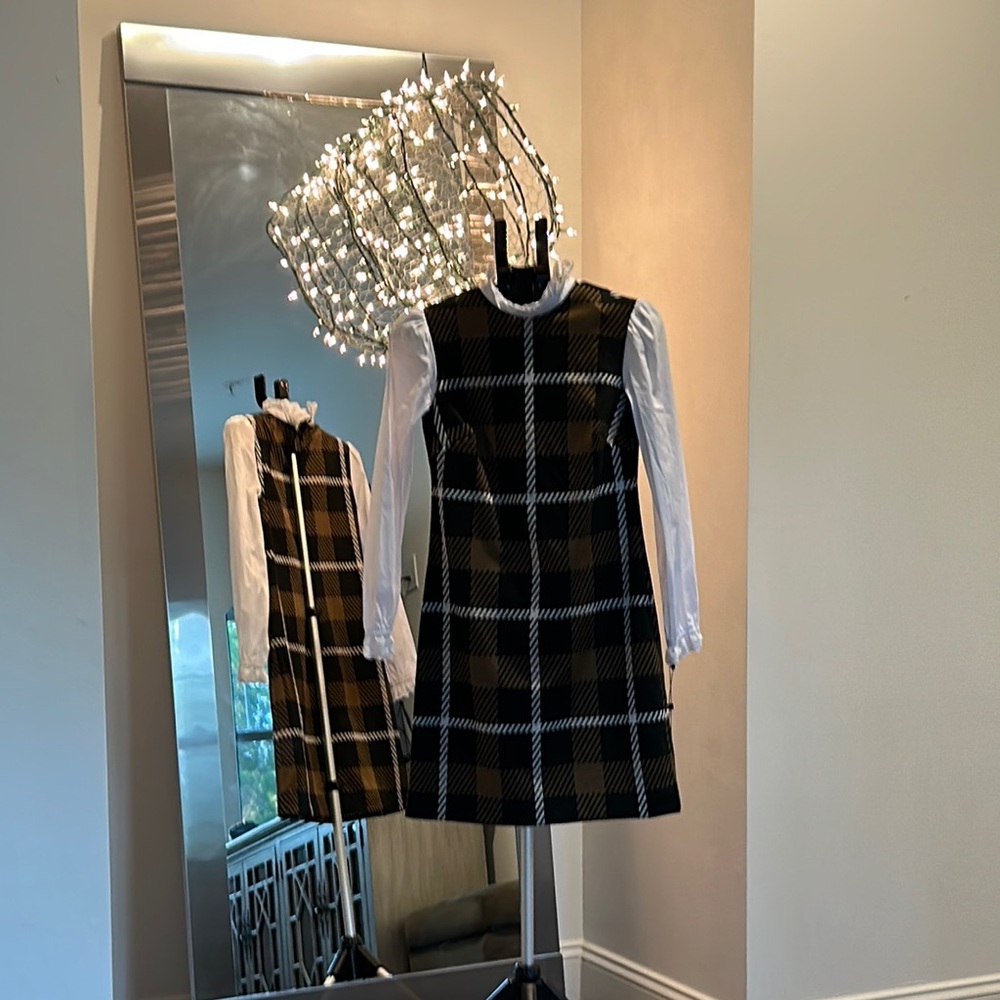 Tommy Hilfiger Black and White Sheath Dress with Bishop Sleeves
